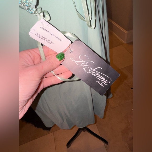 NWT La Femme Green Sage Lace Dress Size 6 - Picture 8 of 11